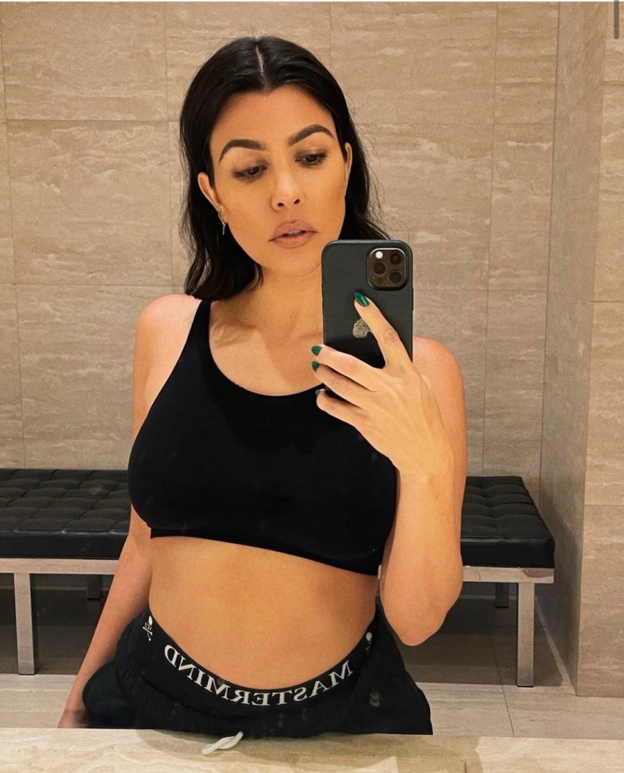 Kourtney Kardashian cuts her hair short and debuts a new style