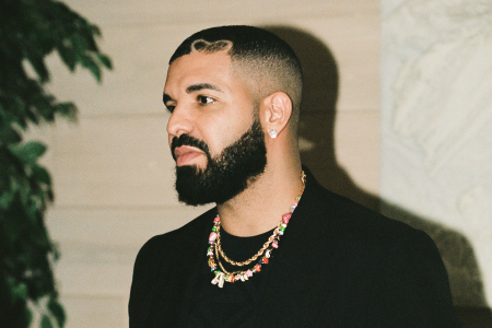 Drake breaks Chart Records